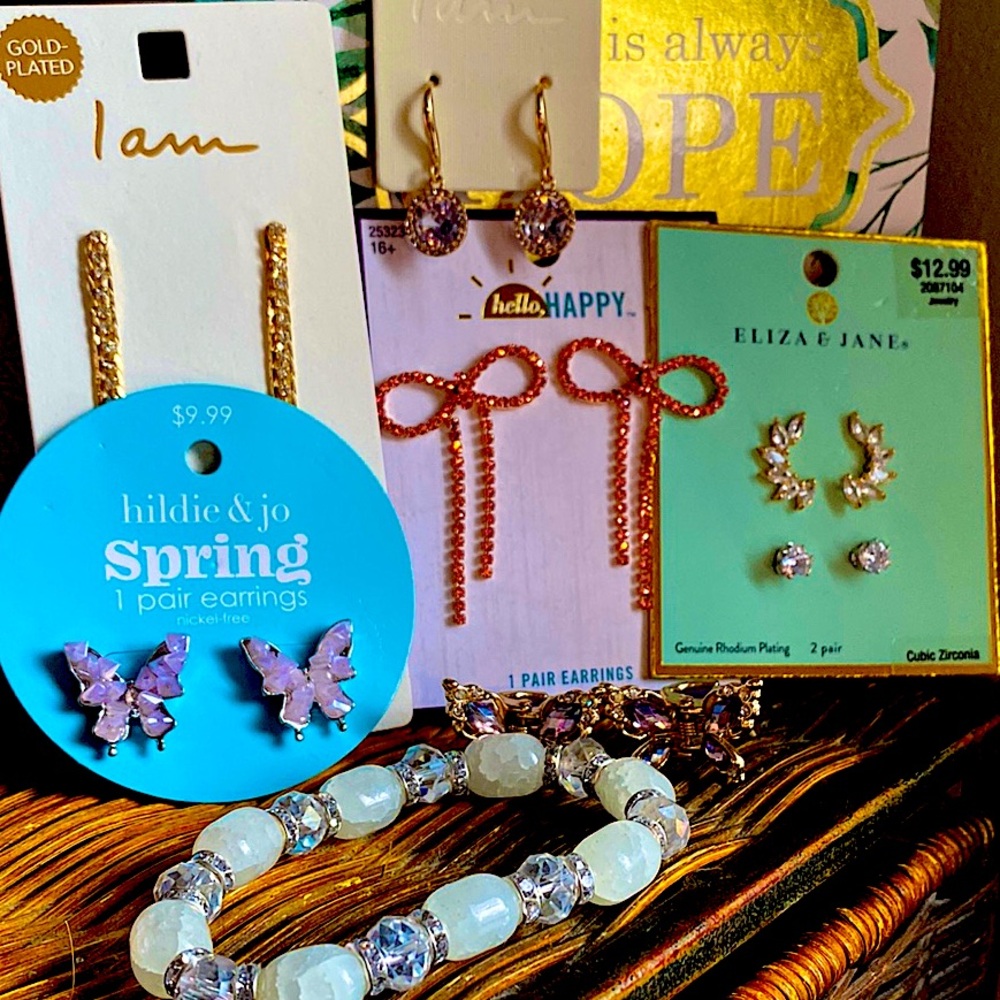 Assorted Earrings Set- ALL NWT and two free bracelets, and two hair clips!!